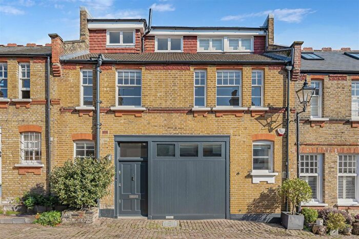 4 Bedroom Property To Rent In Daleham Mews, Belsize Village, NW3