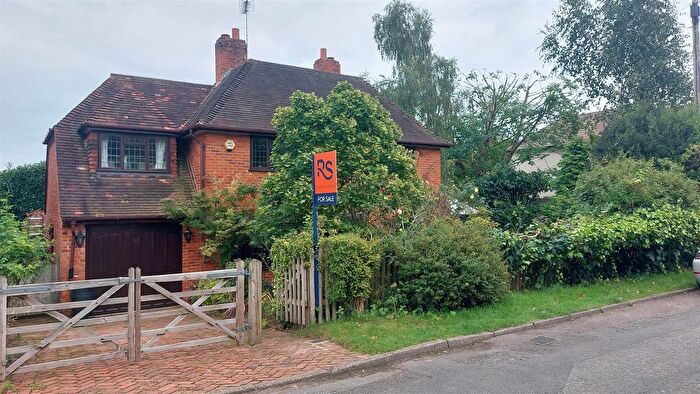 4 Bedroom Detached House For Sale In Belle Vue Road, Henley-On-Thames, RG9