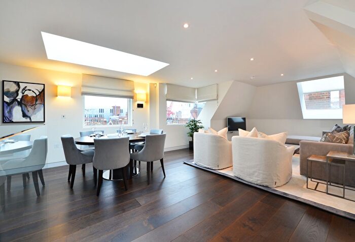 2 Bedroom Maisonette To Rent In Duke Street, London, W1K
