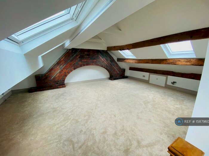 4 Bedroom Terraced House To Rent In West View, Scholes, BD19