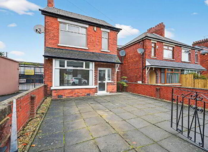 3 Bedroom Detached House For Sale In Connsbrook Avenue, Belfast, BT4