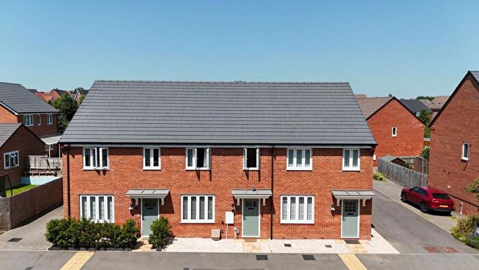 3 Bedroom Terraced House For Sale In Beke Avenue, Shinfield, RG2