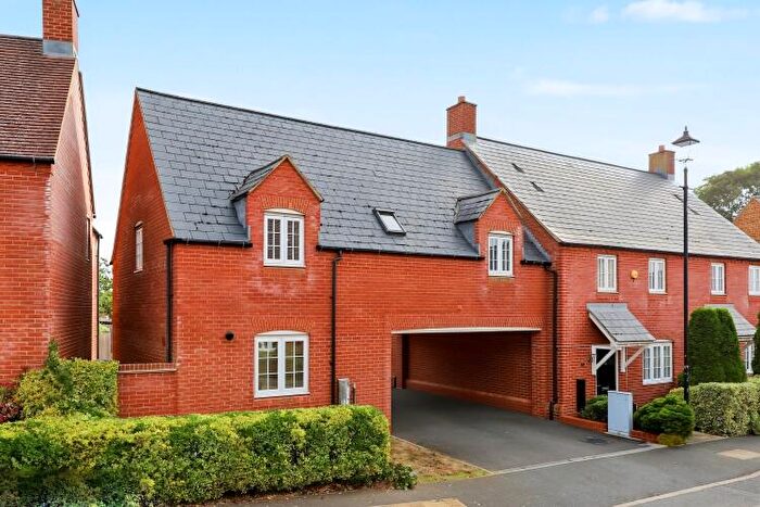 2 Bedroom Apartment To Rent In Middleton Cheney, OX17