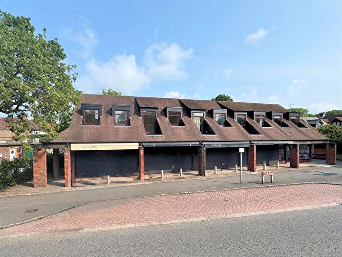 3 Bedroom Maisonette For Sale In Spacious Maisonette In Central Wendover, HP22