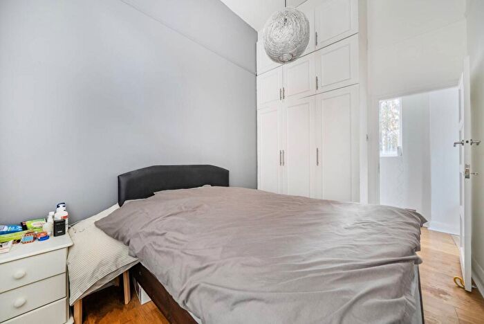 1 Bedroom Flat For Sale In Mapesbury Road, Mapesbury Estate, London, NW2