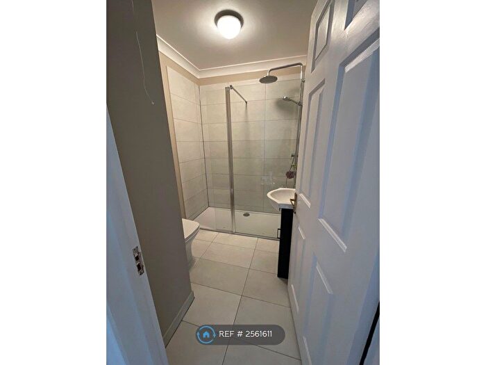 1 Bedroom Flat To Rent In Welbeck Court, Southampton, SO17