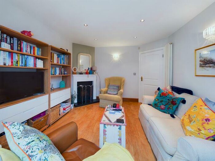 4 Bedroom Detached House For Sale In Manor View, Hartshorne, DE11