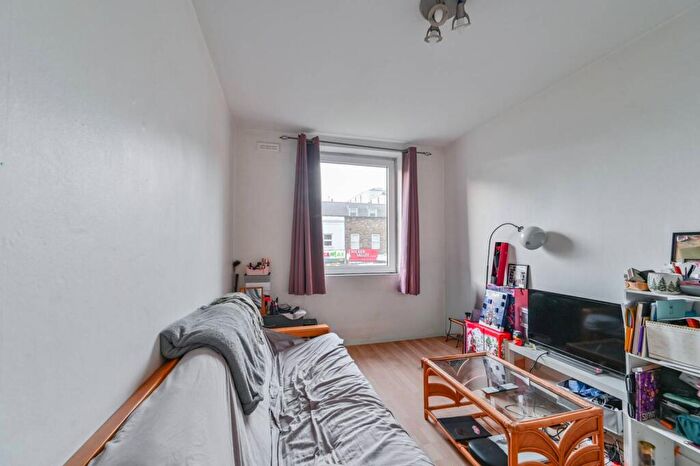 1 Bedroom Flat To Rent In York Road, Battersea, London, SW11
