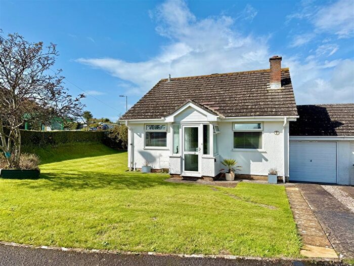 2 Bedroom Detached Bungalow For Sale In Turnchapel, Plymouth, PL9