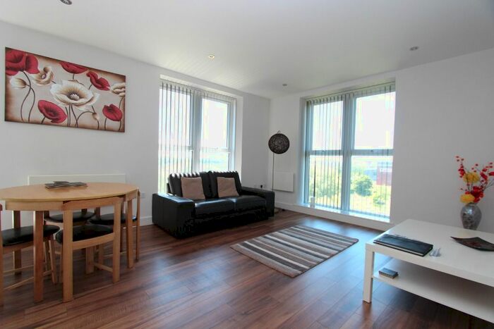 2 Bedroom Flat To Rent In Drake Way, Kennet Island, Reading, RG2
