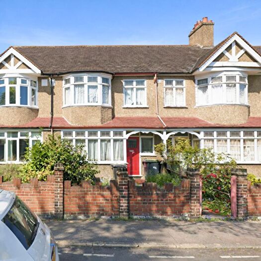 4 Bedroom Terraced House To Rent In The Woodlands, London, SE13