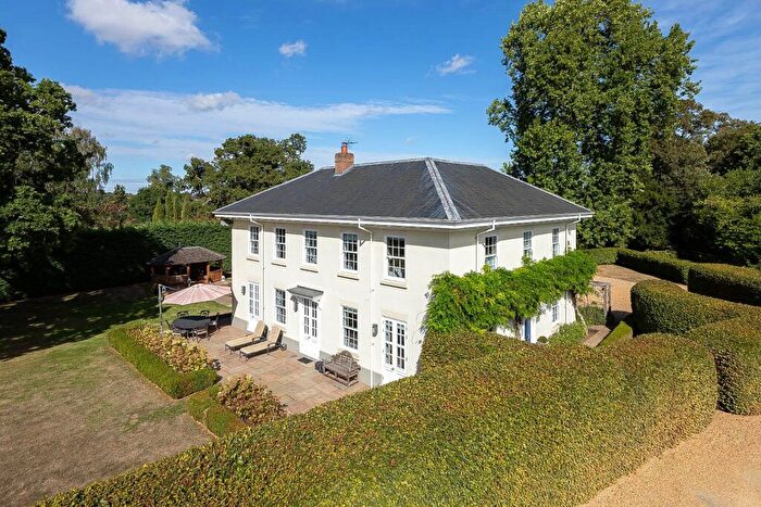 5 Bedroom Detached House For Sale In Garden Lane, Tyringham, Newport Pagnell, Buckinghamshire, MK16