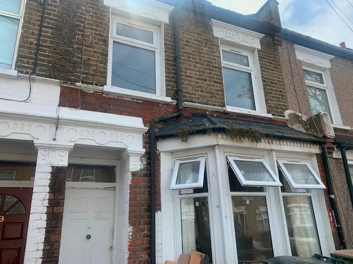 3 Bedroom Terraced House To Rent In Davies Street, Plaistow, E13