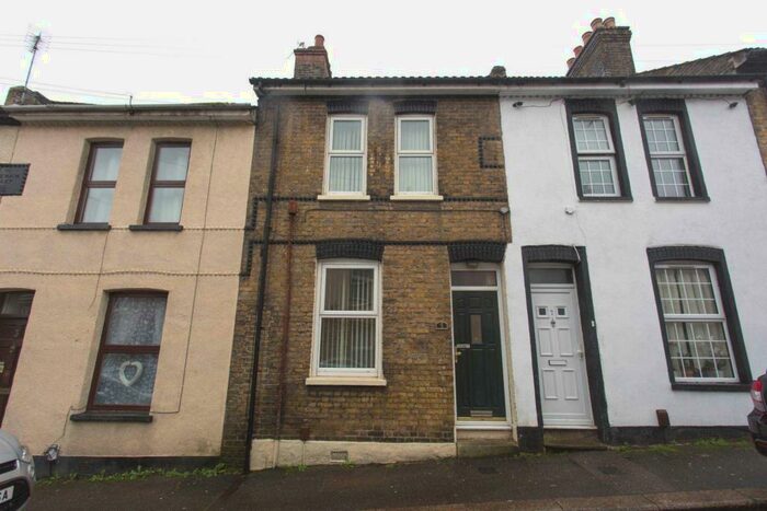 2 Bedroom Terraced House To Rent In Wykeham Street, Strood, ME2