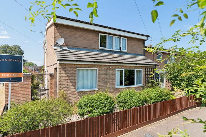 4 Bedroom End Of Terrace House For Sale In Hillcrest, Stevenage, SG1