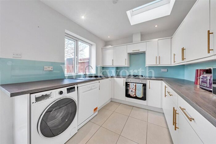 2 Bedroom Terraced House To Rent In Garth Road, London, NW2