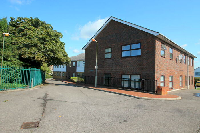 2 Bedroom Flat To Rent In Spencer Court, Farnborough, BR6