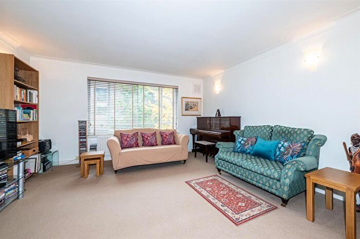 2 Bedroom Flat For Sale In Vincent Court, Seymour Place, London, W1H