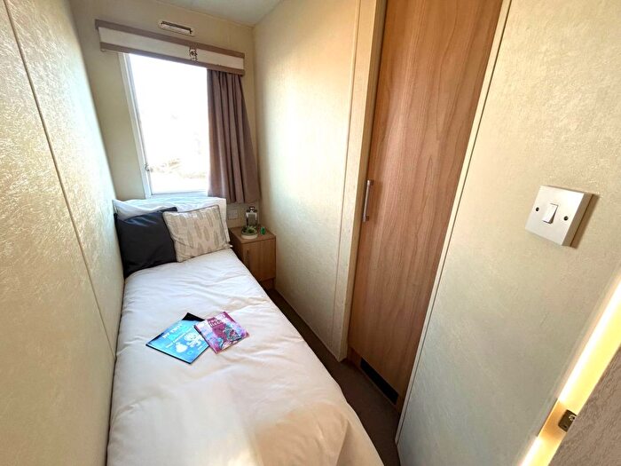 3 Bedroom Mobile/park Home For Sale In Hythe Road, Dymchurch, Romney Marsh, TN29