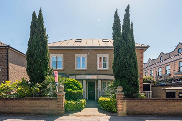 2 Bedroom Flat For Sale In The Grove, Ealing, W5