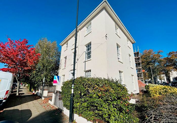 1 Bedroom Flat To Rent In Portland Place East, Leamington Spa, CV32