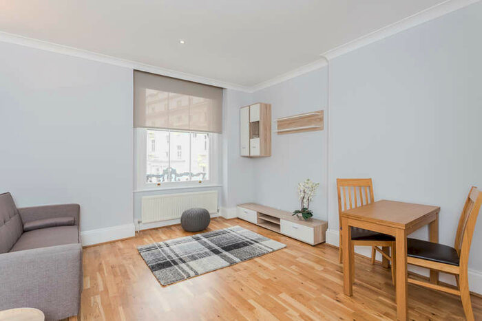 1 Bedroom Apartment To Rent In Cleveland Gardens, Bayswater, London W2