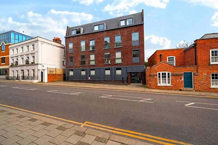 1 Bedroom Studio For Sale In Sheet Street, Windsor, SL4