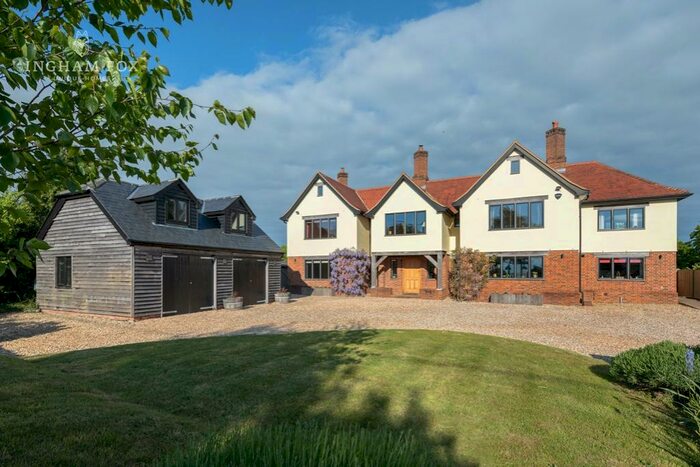 5 Bedroom Detached House For Sale In Old Odiham Road, Shalden, Hampshire, GU34