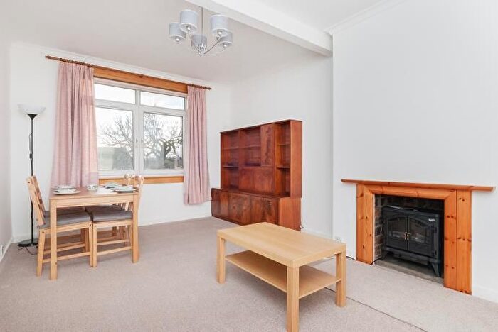 2 Bedroom Flat To Rent In Warriston Road, Edinburgh, EH7