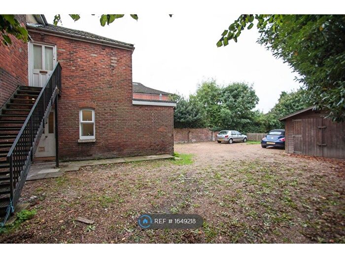 6 Bedroom Semi-Detached House To Rent In Carlton Road, Southampton, SO15