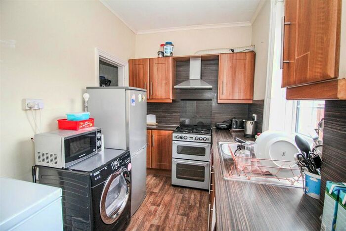 3 Bedroom Terraced House For Sale In Ramsey Street, Bradford, BD5