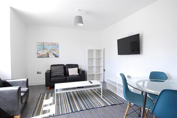 2 Bedroom Flat To Rent In Belgrave Manor Apt, Plymouth, PL4
