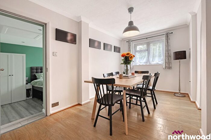 5 Bedroom End Terrace House For Sale In Paddock Drive, Springfield, Chelmsford, CM1