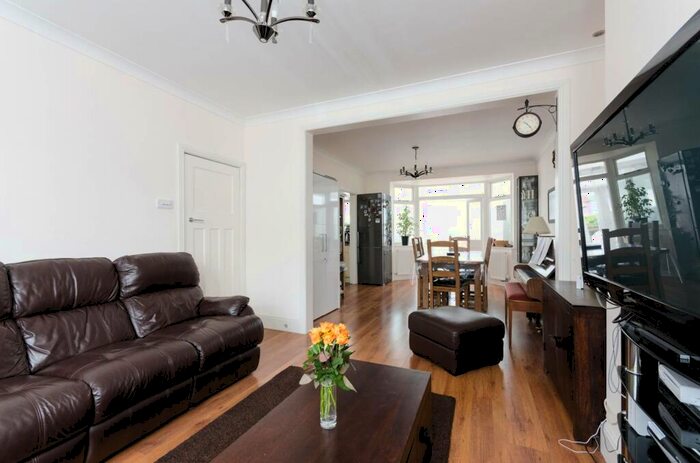 3 Bedroom House To Rent In Hollickwood Avenue, Friern Barnet, London, N12