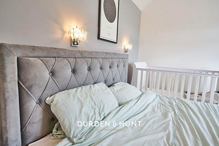 4 Bedroom Semi-Detached House To Rent In Upshirebury Green, Waltham Abbey, EN9