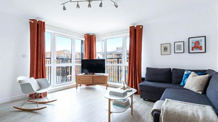 2 Bedroom Flat For Sale In Johnson Lock Court, London, E1