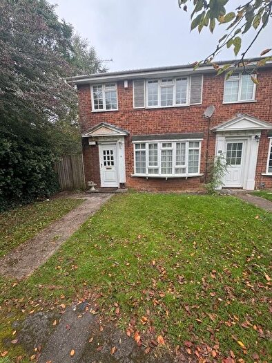 3 Bedroom Terraced House To Rent In Bideford Gardens, Luton, LU3