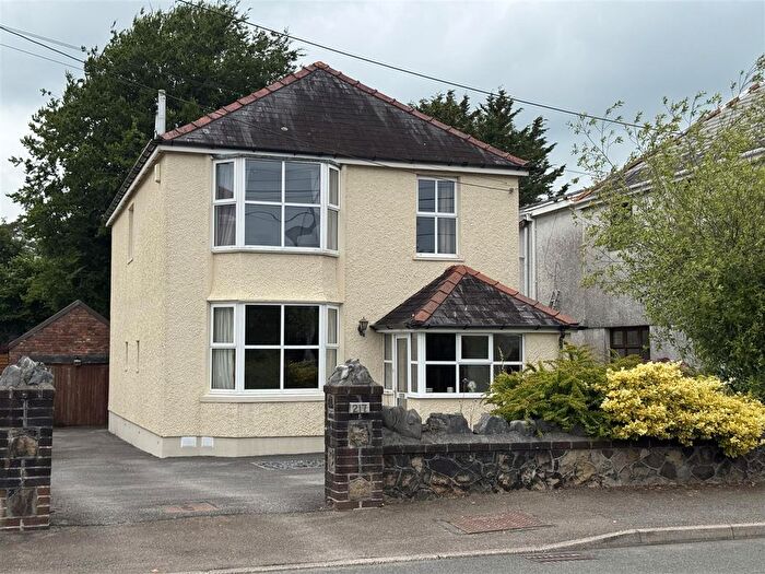 4 Bedroom Detached House For Sale In Ammanford Road, Llandybie, Ammanford, SA18