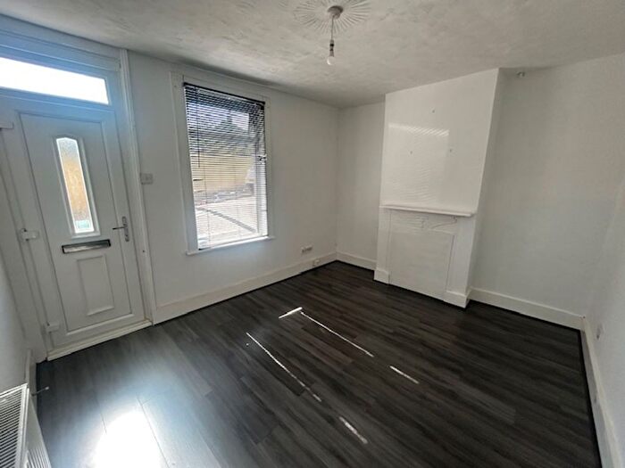 3 Bedroom Terraced House To Rent In Wykeham Street, Rochester, ME2
