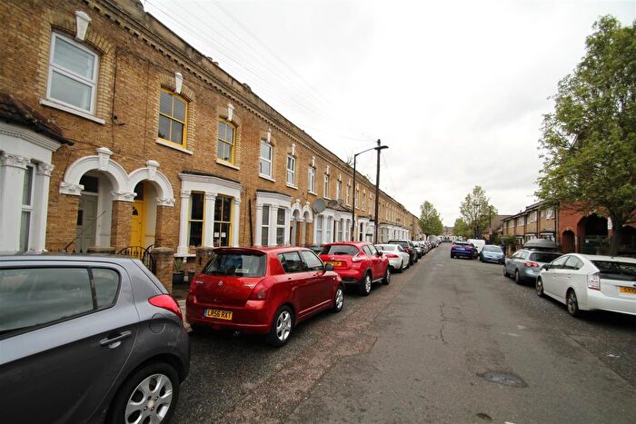 2 Bedroom Flat To Rent In Marmont Road, London, SE15