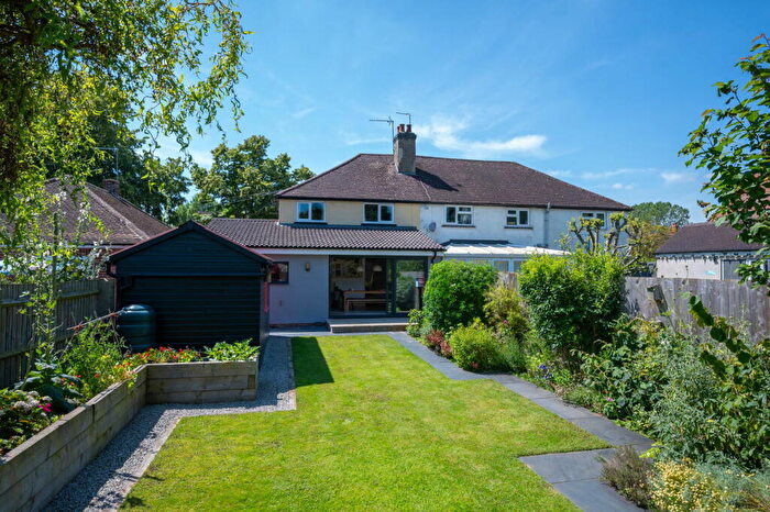 3 Bedroom Semi-Detached House For Sale In Twyford Avenue, Twyford, Adderbury, Oxfordshire, OX17