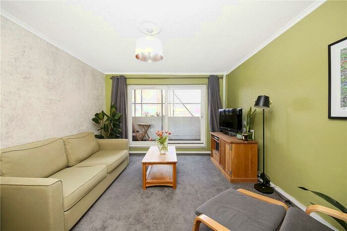 2 Bedroom Maisonette To Rent In Knights Close, London, E9