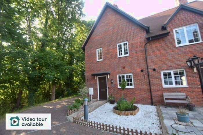 3 Bedroom Semi-Detached House To Rent In Forest Path, Bedford, MK45