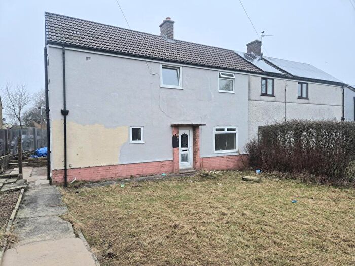 3 Bedroom House To Rent In Occupation Lane, Halifax, HX2