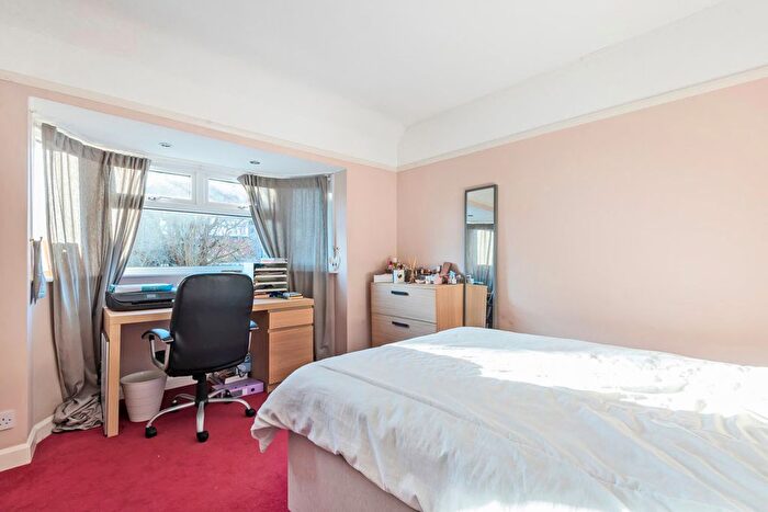 5 Bedroom Semi-Detached House To Rent In Ashenden Road, Guildford, GU2