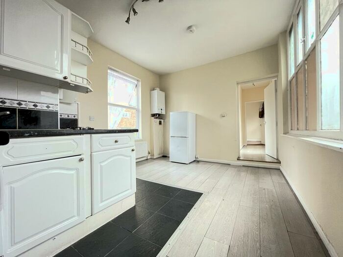 2 Bedroom Flat To Rent In Woolwich Central, SE18