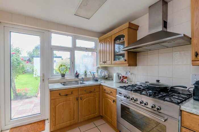 4 Bedroom House To Rent In Welbeck Road, Harrow, HA2