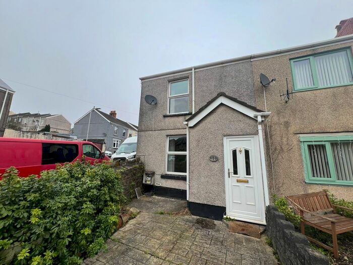 2 Bedroom End Of Terrace House To Rent In Carmarthen Road, Cwmdu, Swansea, SA5
