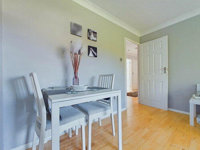 1 Bedroom Flat For Sale In Crabtree Lane, Lancing, BN15
