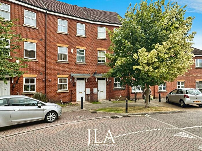5 Bedroom Terraced House To Rent In Larchmont Road, Leicester, LE4